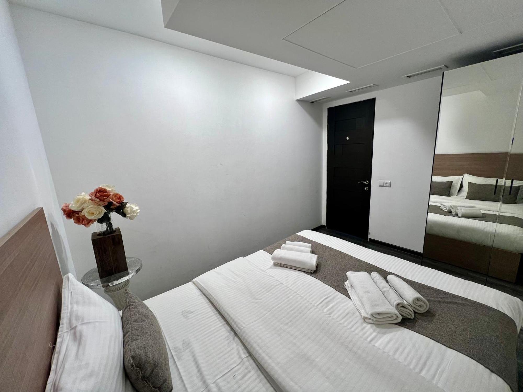 Yvn Tumanyan Apart-Hotel Yerevan Exterior foto