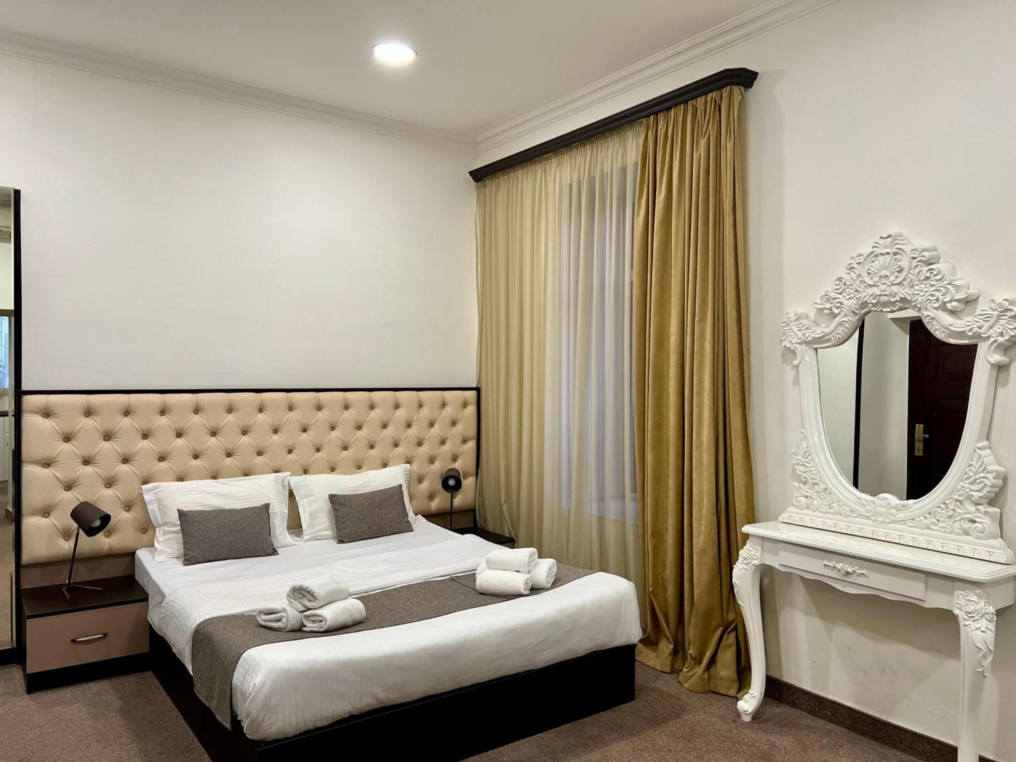 Yvn Tumanyan Apart-Hotel Yerevan Exterior foto
